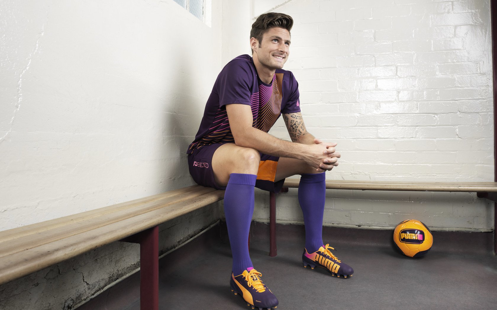 伯恩茅斯扳平比分，赢得球迷掌声，伯恩茅斯转会消息