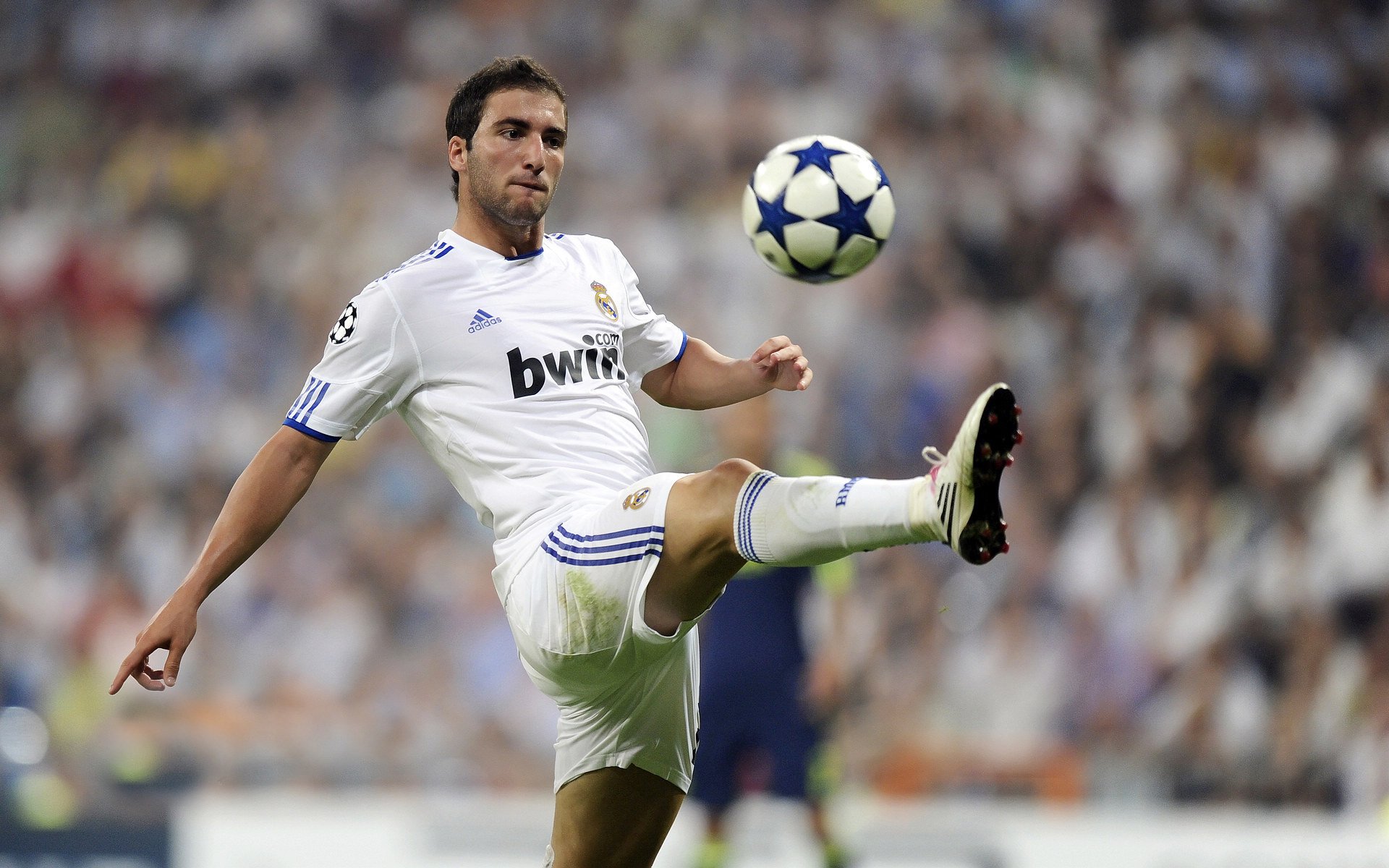 欧国联比赛:哈萨克斯坦队惨遭葡萄牙队绝杀,哈萨克斯坦2020年欧冠足球赛